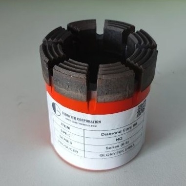 Strumenti per la perforazione di diamanti con base di diamanti impregnati