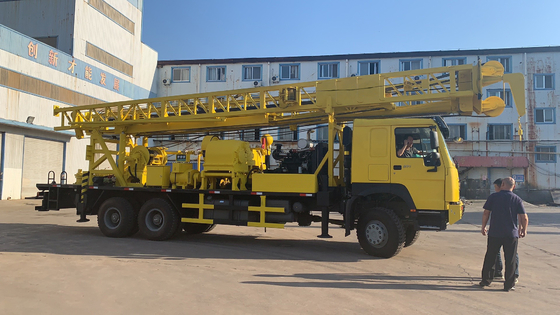 Il camion ha montato il fango della tavola rotante 300m degli impianti di perforazione della trivellazione dell'acqua di Dth