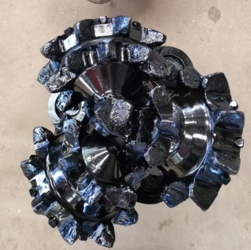 Pezzo da roccia triconico del dente d'acciaio Iadc217 per il calcare molle del carburo di estrazione mineraria