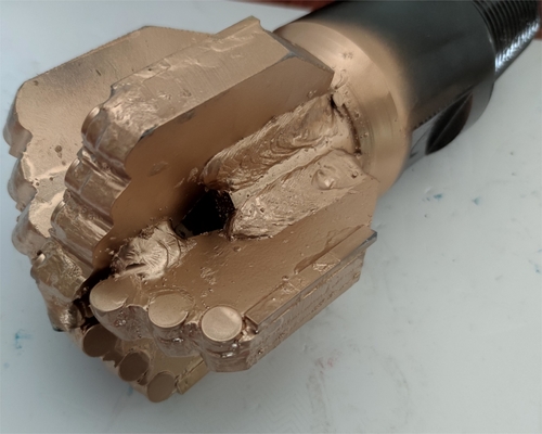 Perforazione PDC resistente per l'acqua per la perforazione di petrolio e gas 5 1/2 pollici di diametro