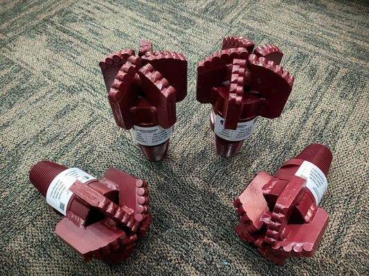 PDC Drag Bit 140mm 5 Blade API 2 7-8 REG PIN PDC Perforazione Bit In vendita