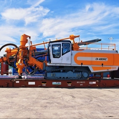 21 M3 / Min Capacità FAD Surface Integrated Drill Rig per perforazione con aste di perforazione OD 114/102 mm