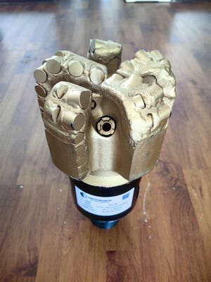 8 1/2 pollici 5 lame PDC per la perforazione di pozzi per acqua con filo API REG